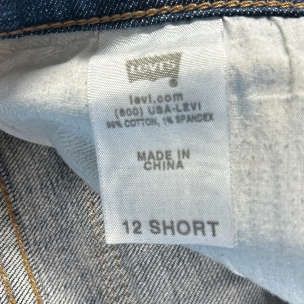 Levi's Perfectly Slimming Boot Cut 512 Jeans 
Size 12 short - Picture 3 of 7